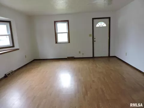 902 N Sparta St, Steeleville, IL 62288 photo 2