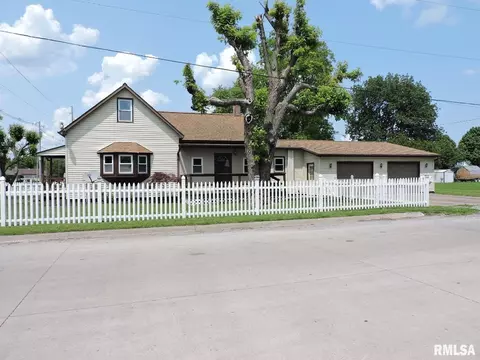 902 N Sparta St, Steeleville, IL 62288
