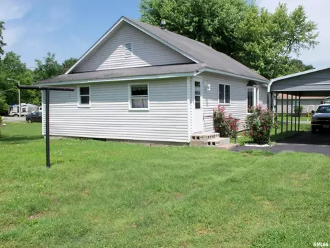 1516 W Maple St, Herrin, IL 62948 photo 3