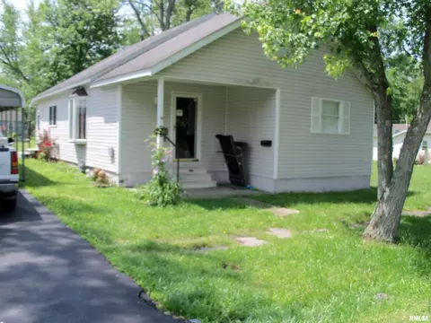 1516 W Maple St, Herrin, IL 62948 photo 1