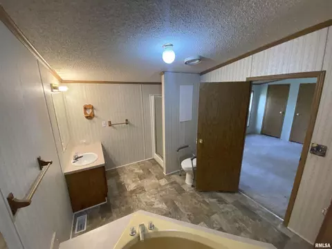 2450 County Farm Rd, Kell, IL 62853 photo 14