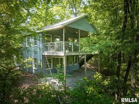 25 Quail Rd, Goreville, IL 62939