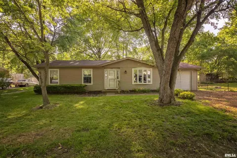1305 Norton St, Carterville, IL 62918