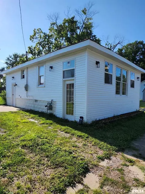 311 N 16th St, Murphysboro, IL 62966
