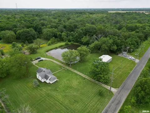9504 Jolliff Bridge Rd, Centralia, IL 62801