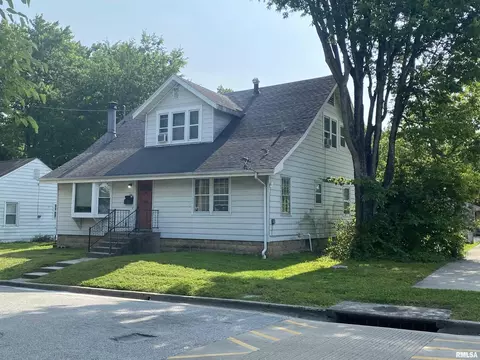 104 S Springer St, Carbondale, IL 62901