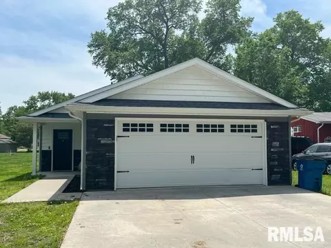 211 W Mohan St, Cambria, IL 62915