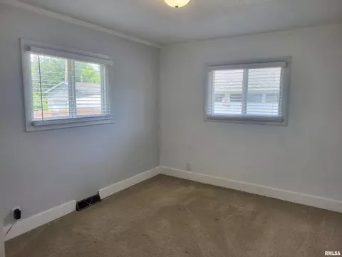 205 W Herrin St, Herrin, IL 62948 photo 15