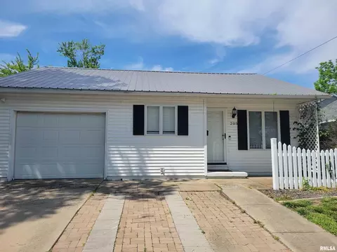 205 W Herrin St, Herrin, IL 62948 photo 33