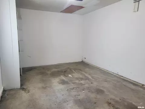 205 W Herrin St, Herrin, IL 62948 photo 31