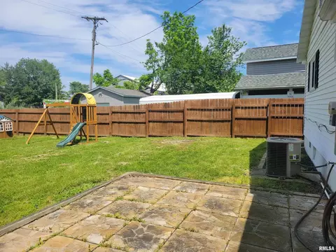 205 W Herrin St, Herrin, IL 62948 photo 28
