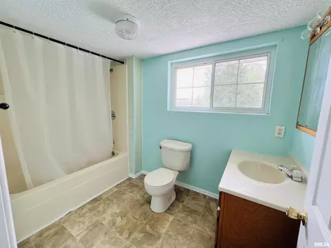 331 E Boone St, Salem, IL 62881 photo 14