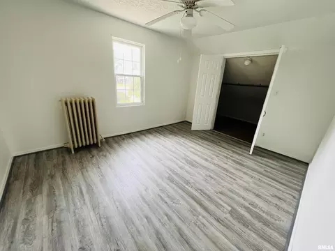 331 E Boone St, Salem, IL 62881 photo 9
