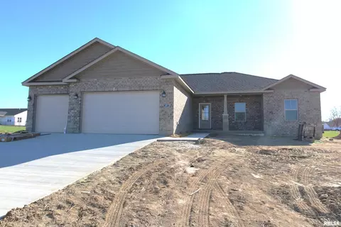 107 Ridge View Dr, Damiansville, IL 62815