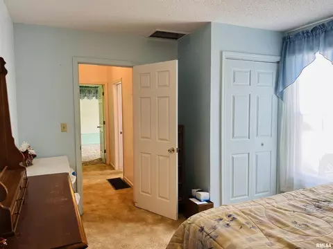 602 N Main St, Anna, IL 62906 photo 21