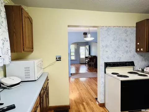 602 N Main St, Anna, IL 62906 photo 13