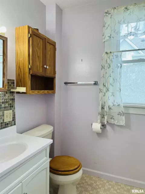 602 N Main St, Anna, IL 62906 photo 22
