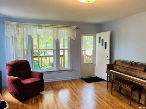 602 N Main St, Anna, IL 62906 photo 9