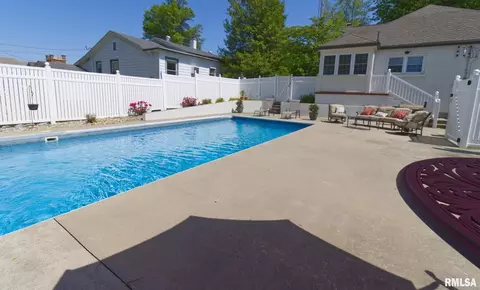 407 S Main St, Anna, IL 62906 photo 2