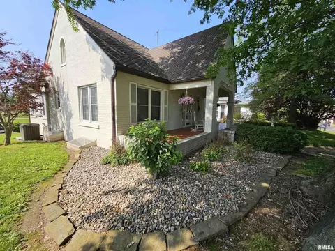 407 S Main St, Anna, IL 62906 photo 41