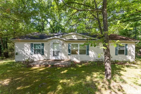 160 Indian Camp Dr, Goreville, IL 62939