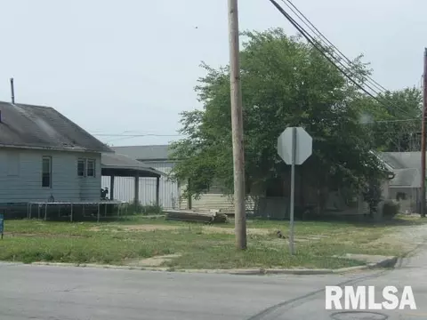 1021 State St, Eldorado, IL 62930
