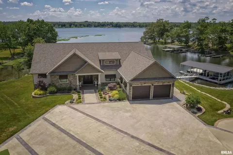 1147 Market Rd, Marion, IL 62959