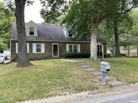 34 N Edgewood Ln, Centralia, IL 62801