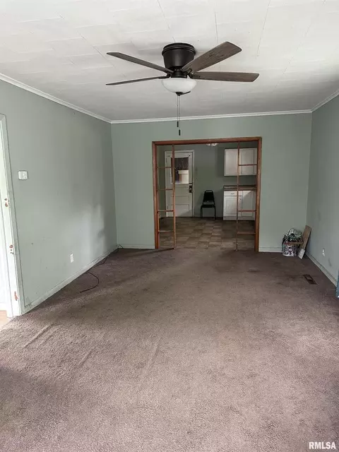 802 E Washington St, Christopher, IL 62822 photo 8