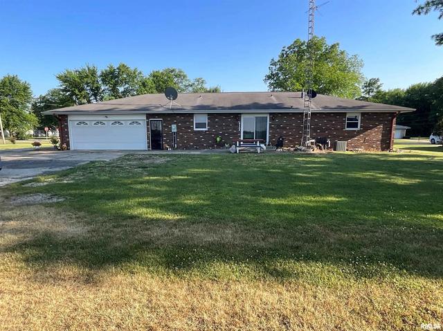 1 Orchard Ave, Sandoval, IL 62882
