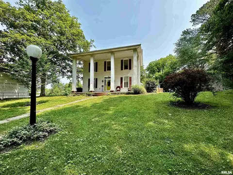208 E Ash St, Cobden, IL 62920