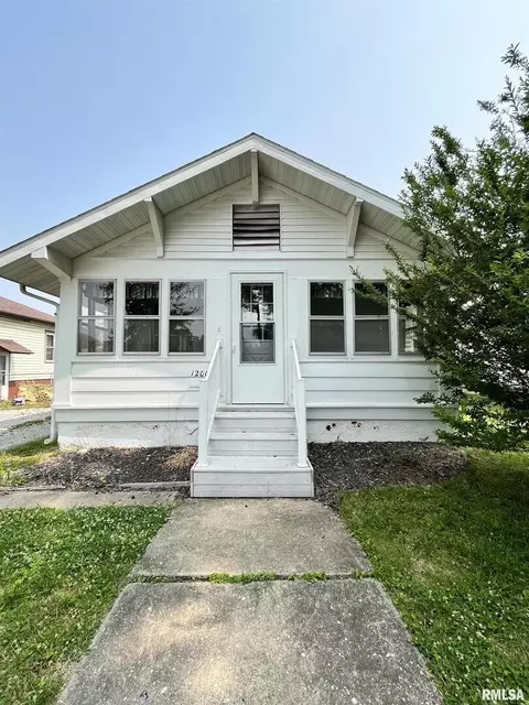 1200 E 2nd St, Centralia, IL 62801