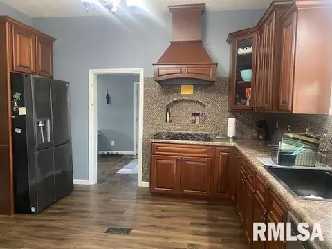 100 S 19th St, Herrin, IL 62948 photo 5