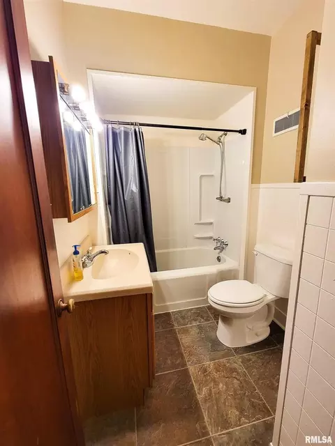 224 E 5th St, Flora, IL 62839 photo 56