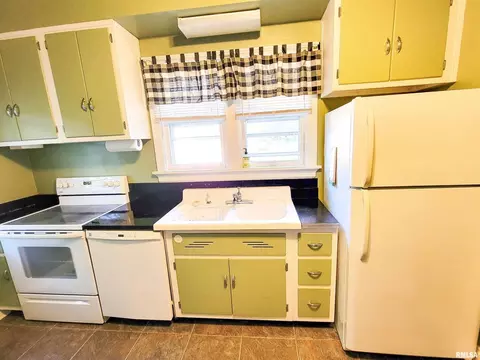 224 E 5th St, Flora, IL 62839 photo 19