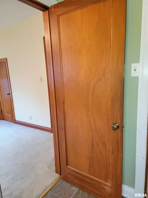 224 E 5th St, Flora, IL 62839 photo 22