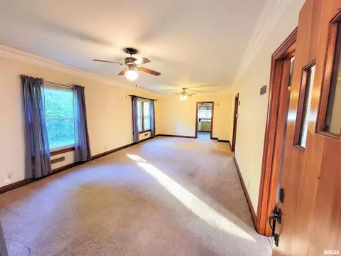 224 E 5th St, Flora, IL 62839 photo 7