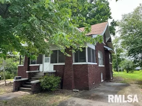 119 Mccann St, Benton, IL 62812