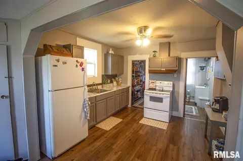 128 Wabash Ave, Centralia, IL 62801 photo 9