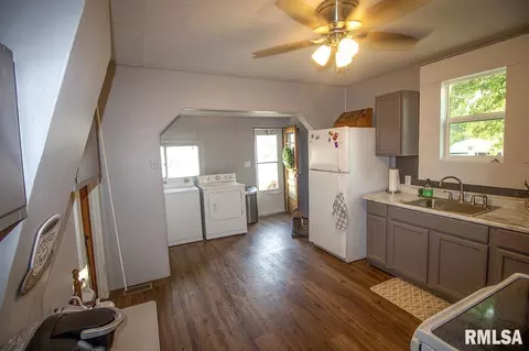 128 Wabash Ave, Centralia, IL 62801 photo 11