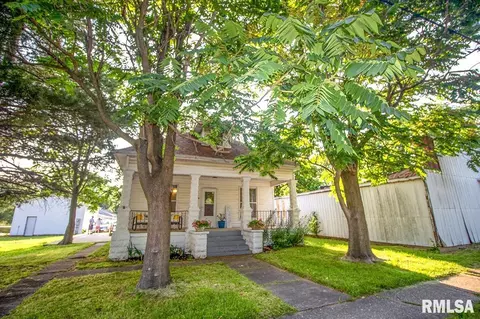 128 Wabash Ave, Centralia, IL 62801 photo 2