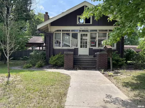 717 S 22nd St, Herrin, IL 62948