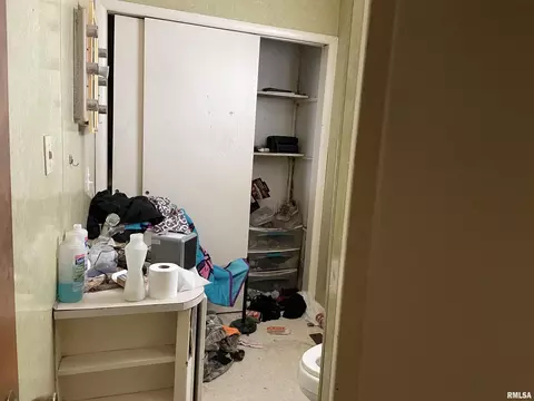 404 W 9th St, Christopher, IL 62822 photo 12