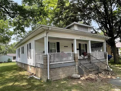 406 S Church St, Carmi, IL 62821