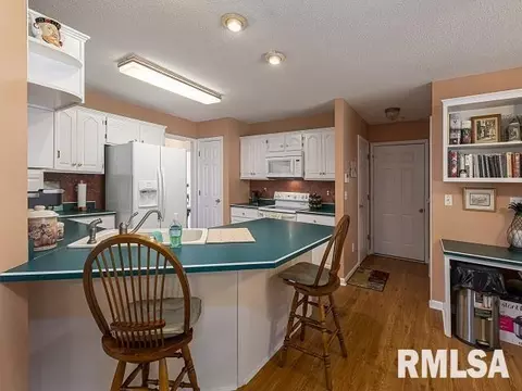 903 E Gregory St, Marion, IL 62959 photo 17