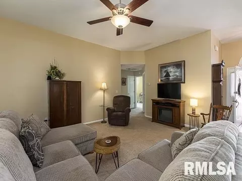 903 E Gregory St, Marion, IL 62959 photo 21