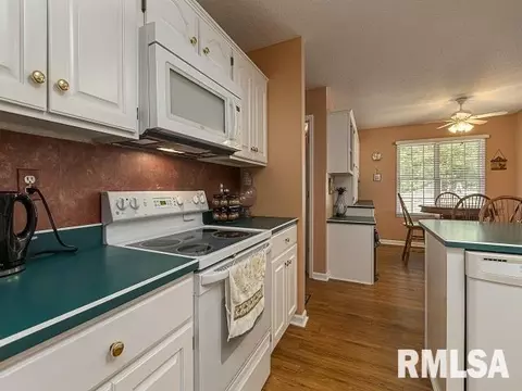903 E Gregory St, Marion, IL 62959 photo 15