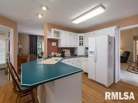 903 E Gregory St, Marion, IL 62959 photo 16