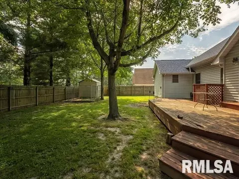 903 E Gregory St, Marion, IL 62959 photo 5