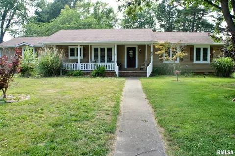 67 Hospital Dr, Metropolis, IL 62960